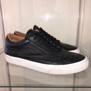 RARE Black Vans 👞👞